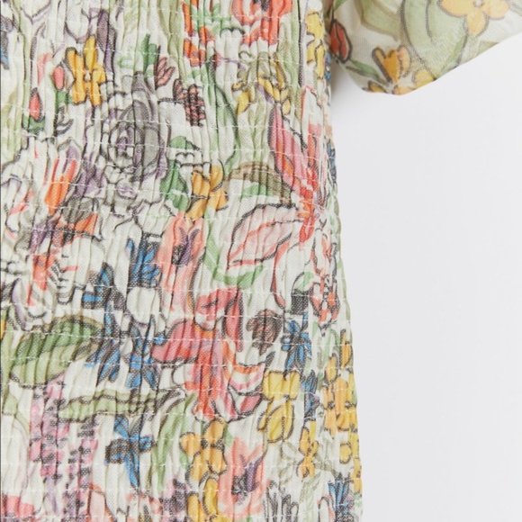 Anthropologie Floral Printed Smocked Puff Sleeved Top (NWT) - Picture 3 of 4